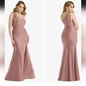 NWT Cynthia & Sahar one shoulder satin bow mermaid gown
